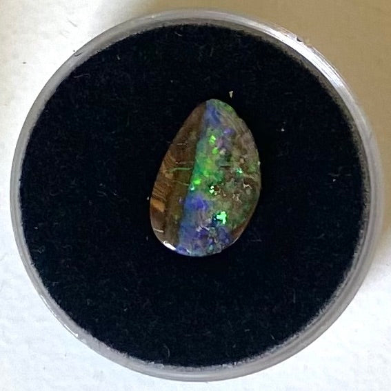 Opal Pendant in Sand-Textured 18k Yellow Gold