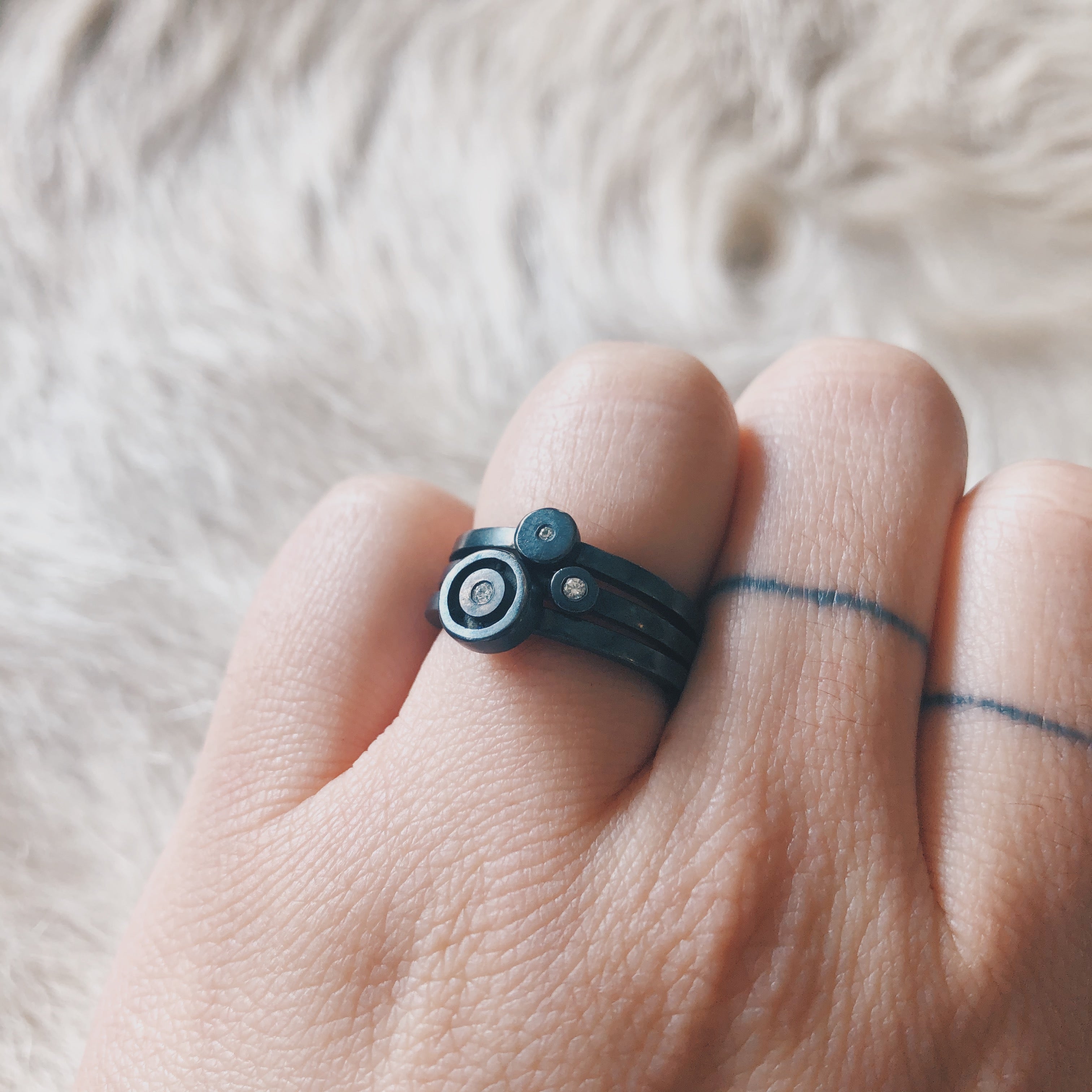 Stacking Circle Rings in Oxidized Silver with Diamonds