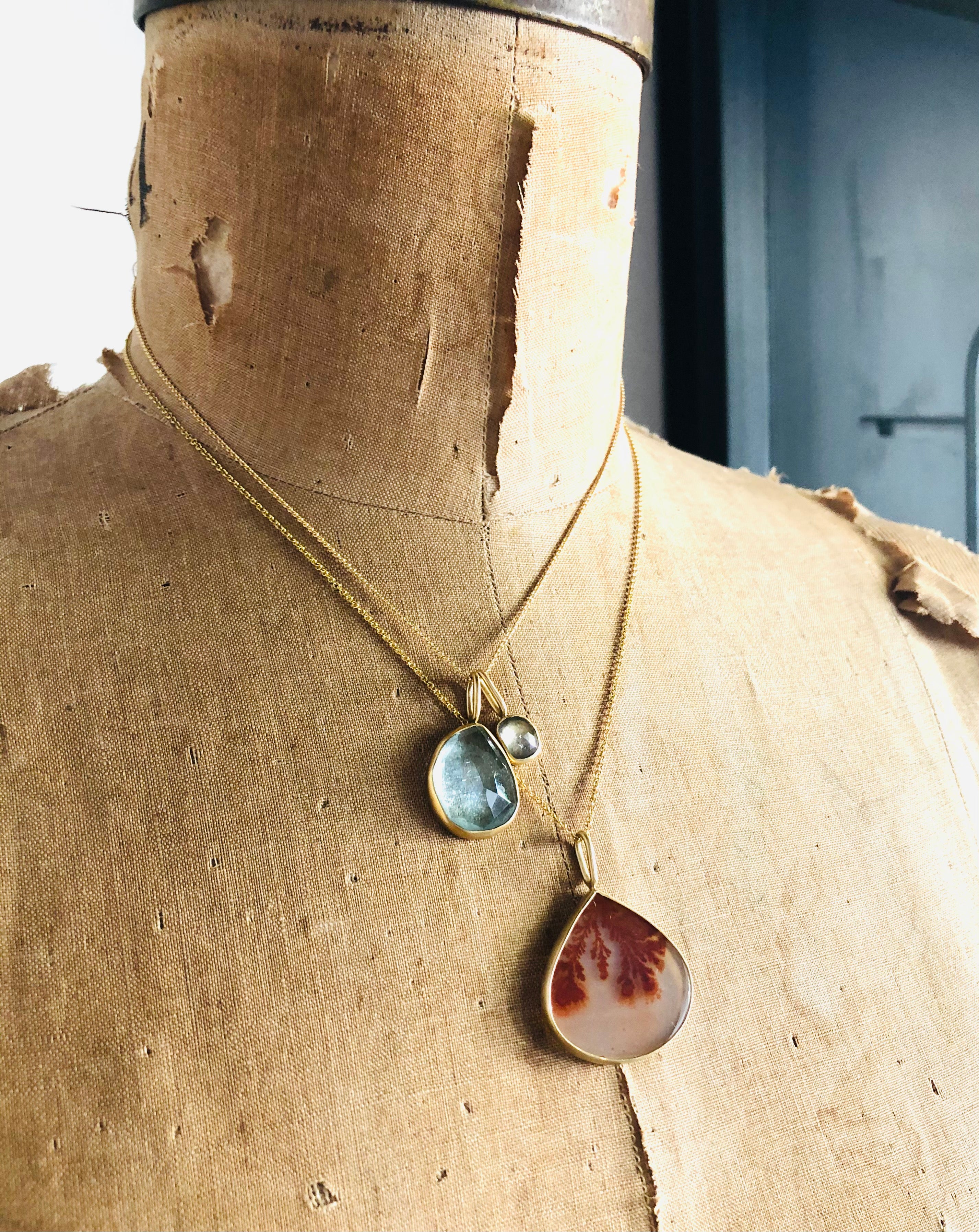 Dendritic Agate Tapered Pendant in 18k Gold