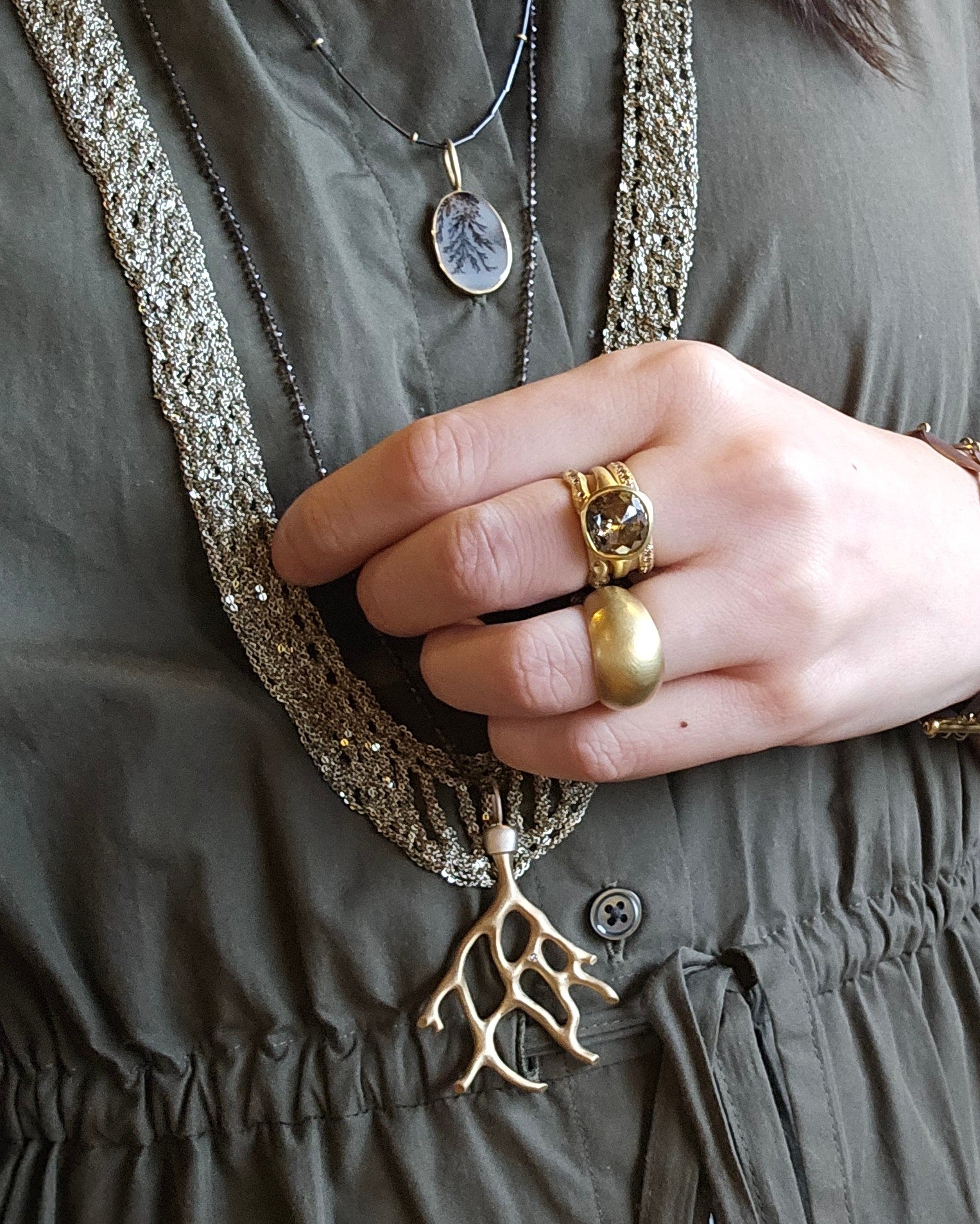 Aki Coral Pendant in Bronze with Cognac Diamond