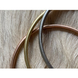 Delicate Tapered Bangle in 18k Yellow Gold with White Diamond