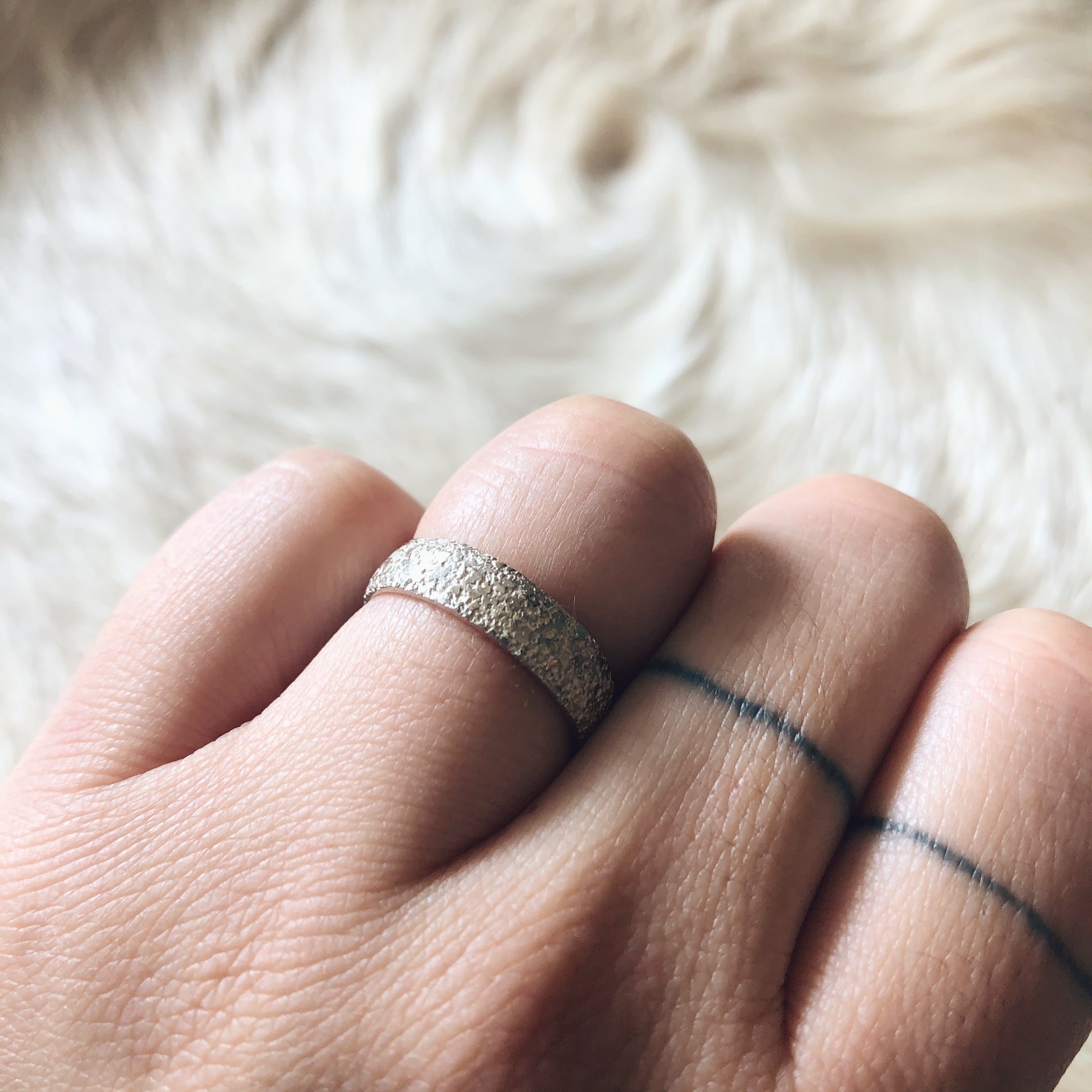 Hammered Sand Band in Silver