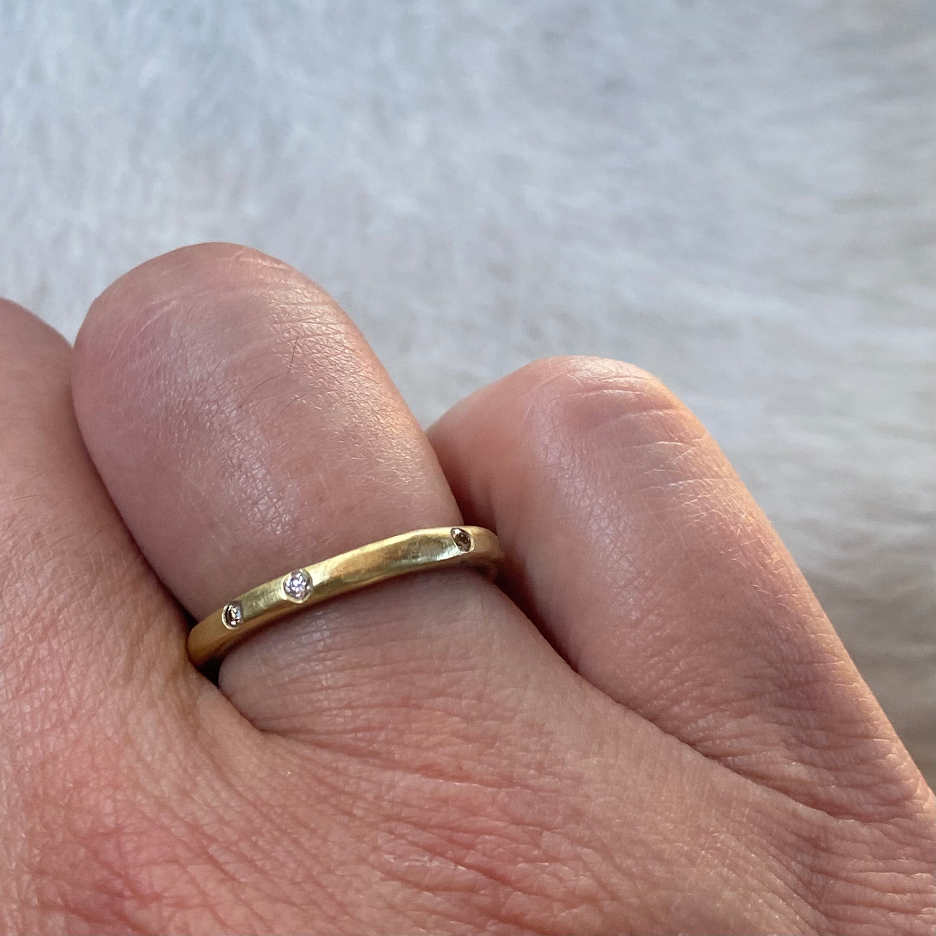 2.5mm x 2.5mm Modeled Band in 18k Yellow Gold with White & Cognac Diamonds