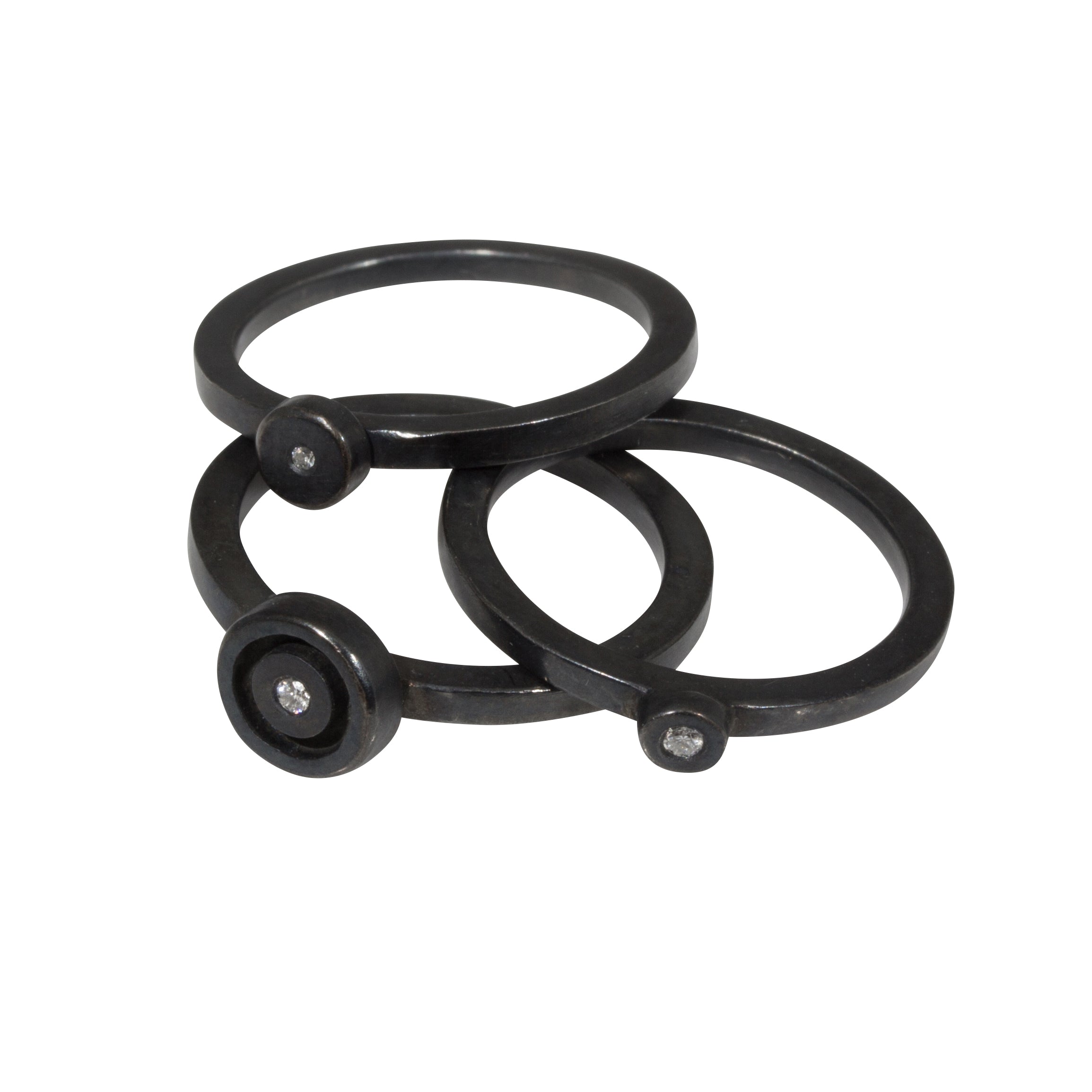 Stacking Circle Rings in Oxidized Silver with Diamonds