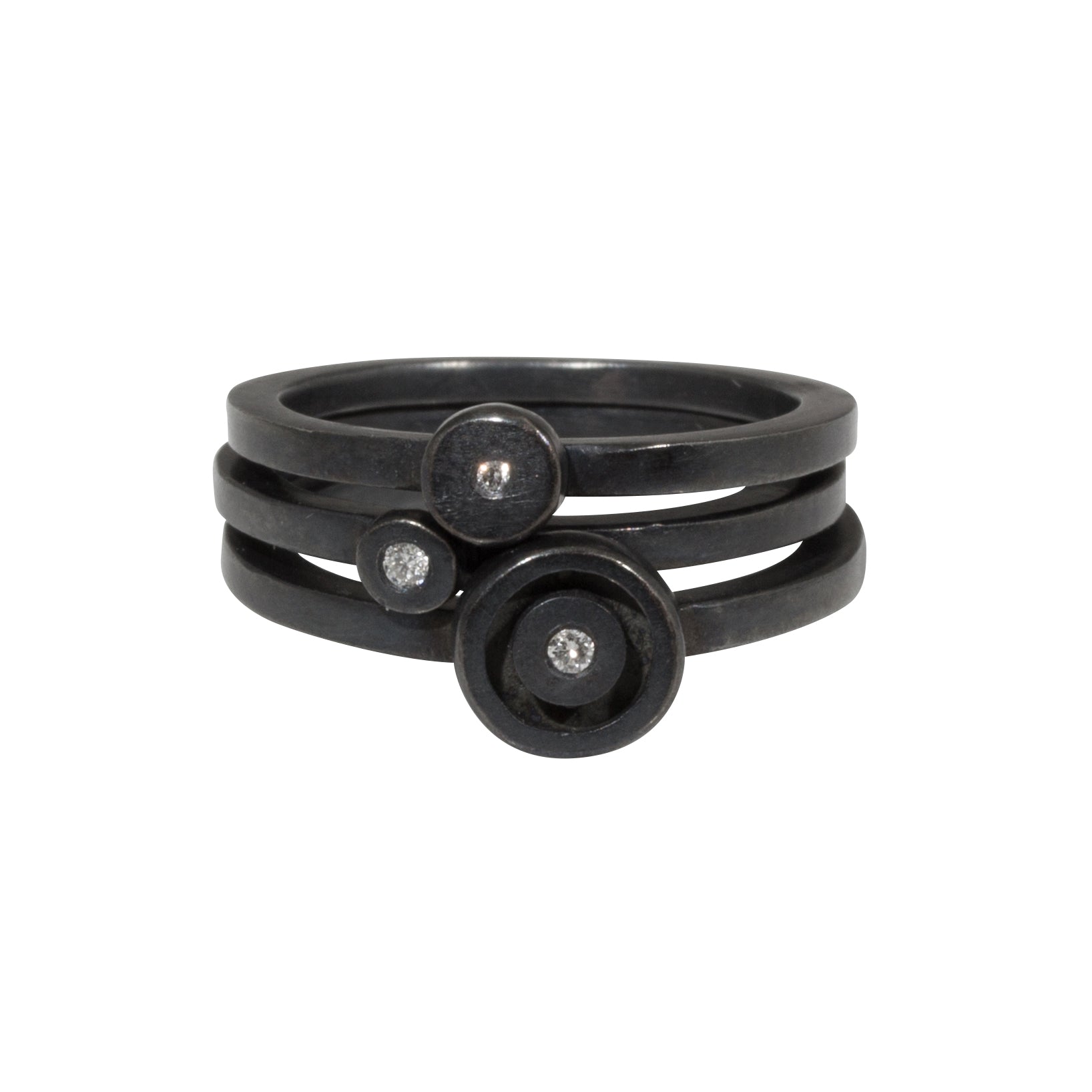 Stacking Circle Rings in Oxidized Silver with Diamonds