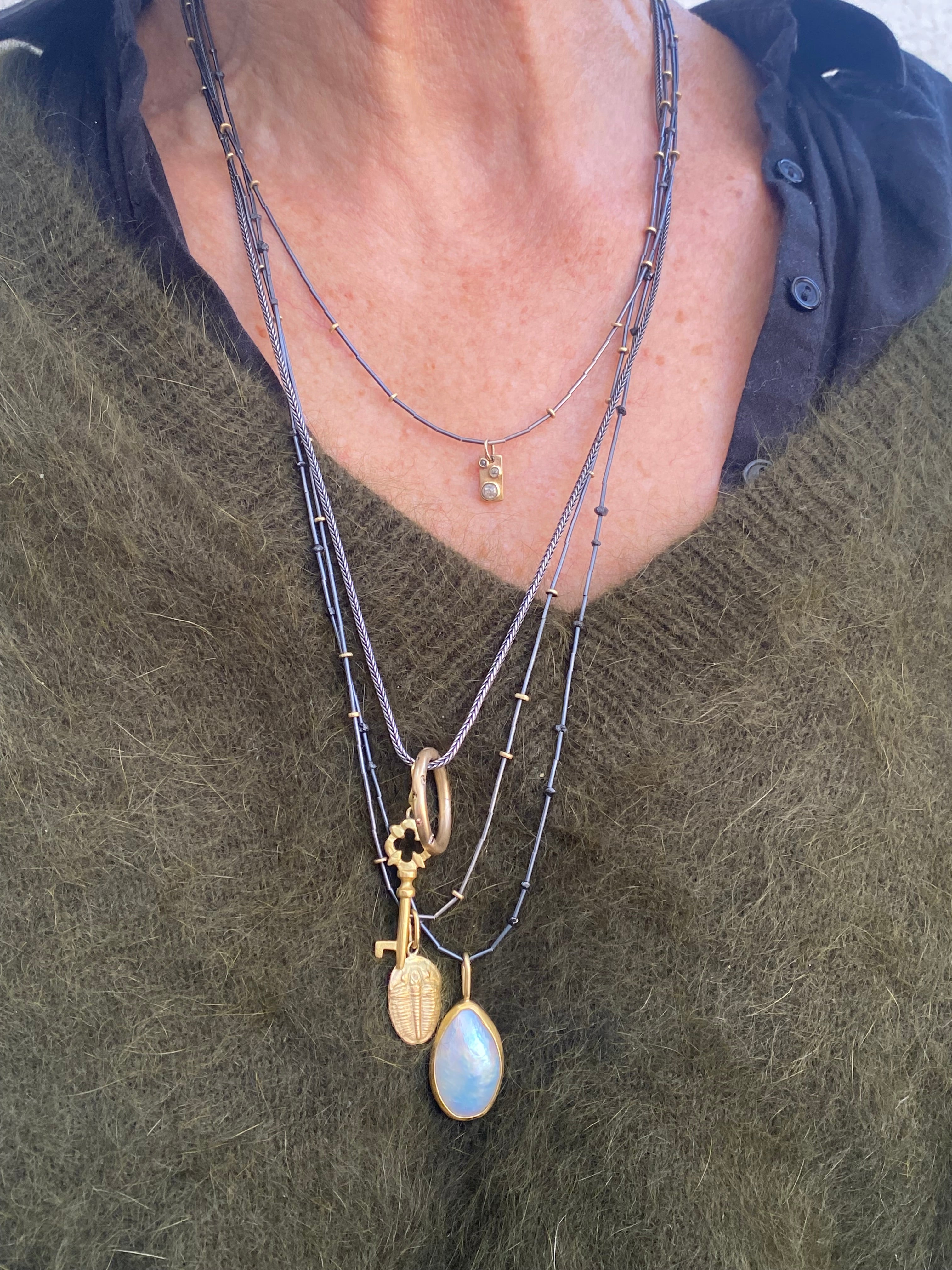Large Loave Cultured Pearl Pendant in 22k Gold