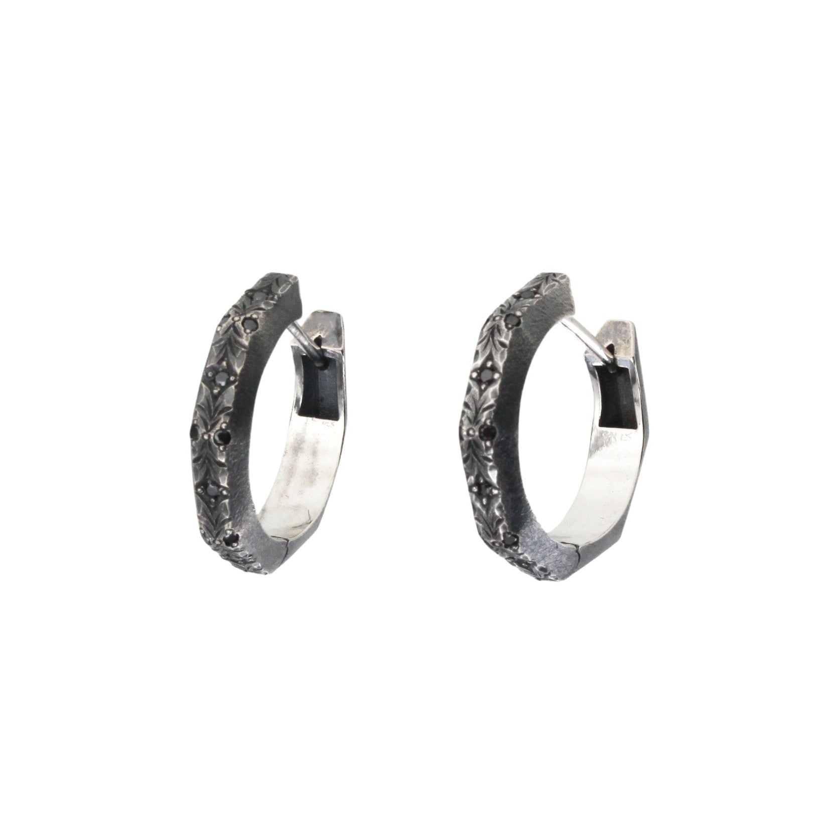 4mm August Huggie Hoop Earrings in Oxidized Silver – Shibumi Gallery