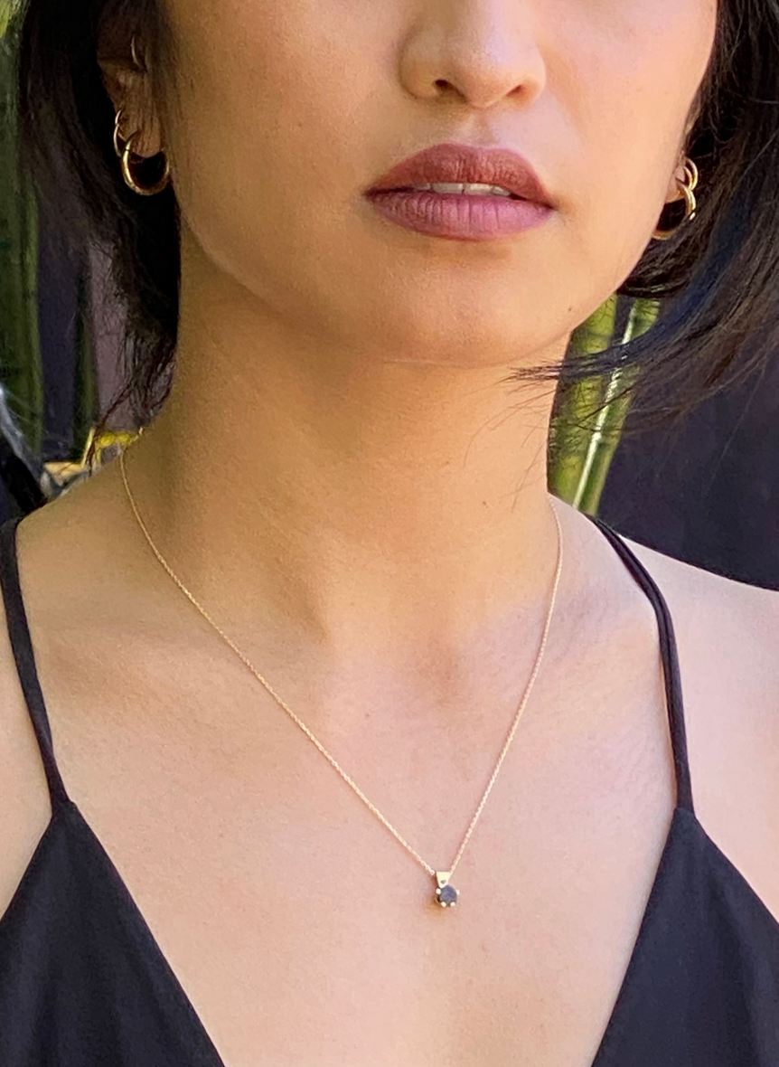 Nail Head Pendant in 18k Yellow Gold