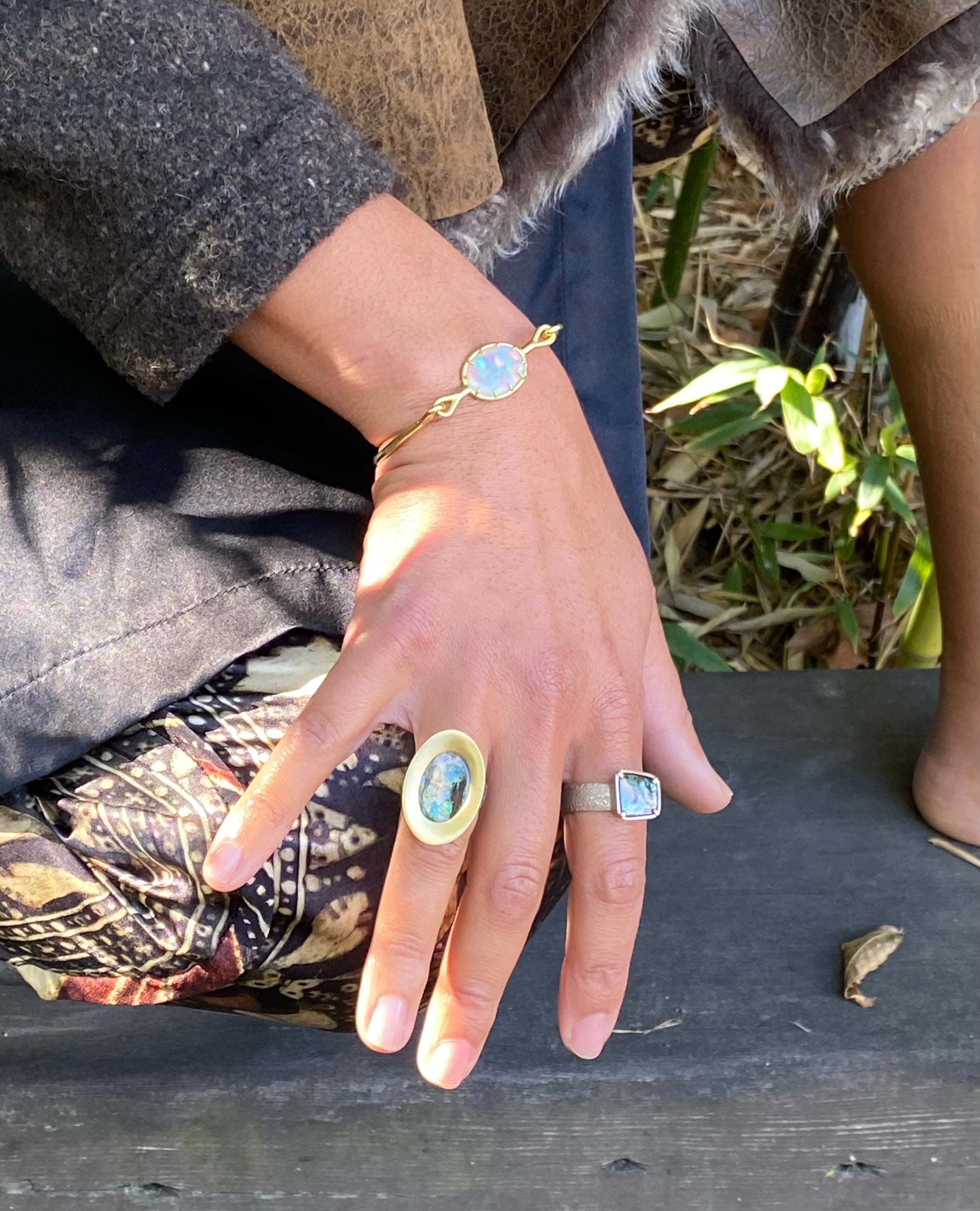 Needle Eye Cuff in 18k Gold with Oval Opal
