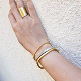 Cushion Shaped Hinged Bangle in 18k Gold