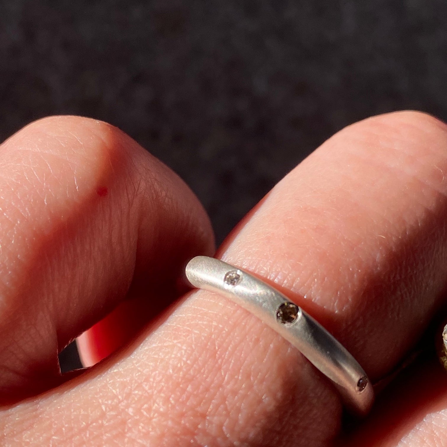 *2.5mm Modeled Band in Silver with White & Cognac Diamonds