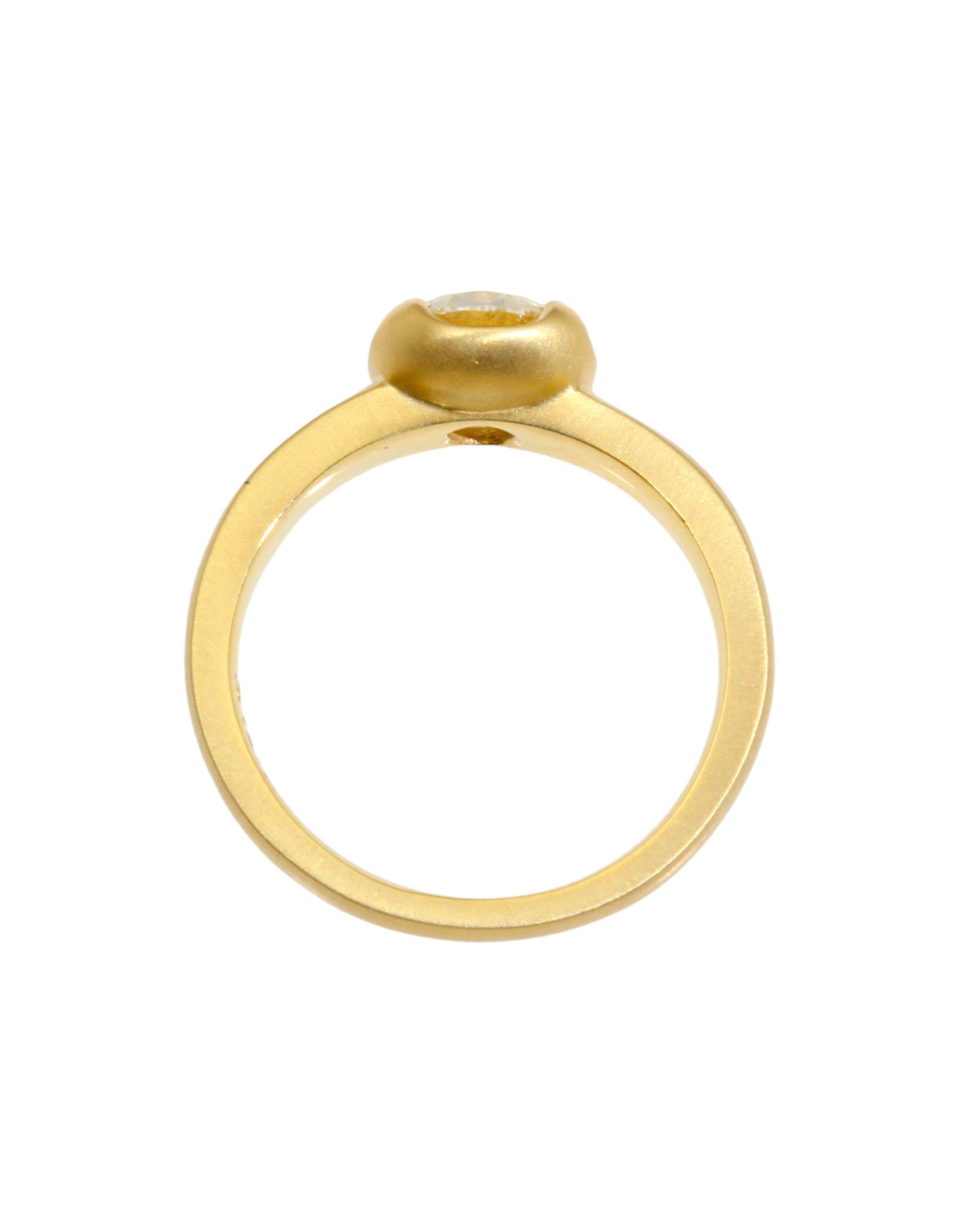 Scooped Prong Round Brilliant Diamond Ring in 18k Gold