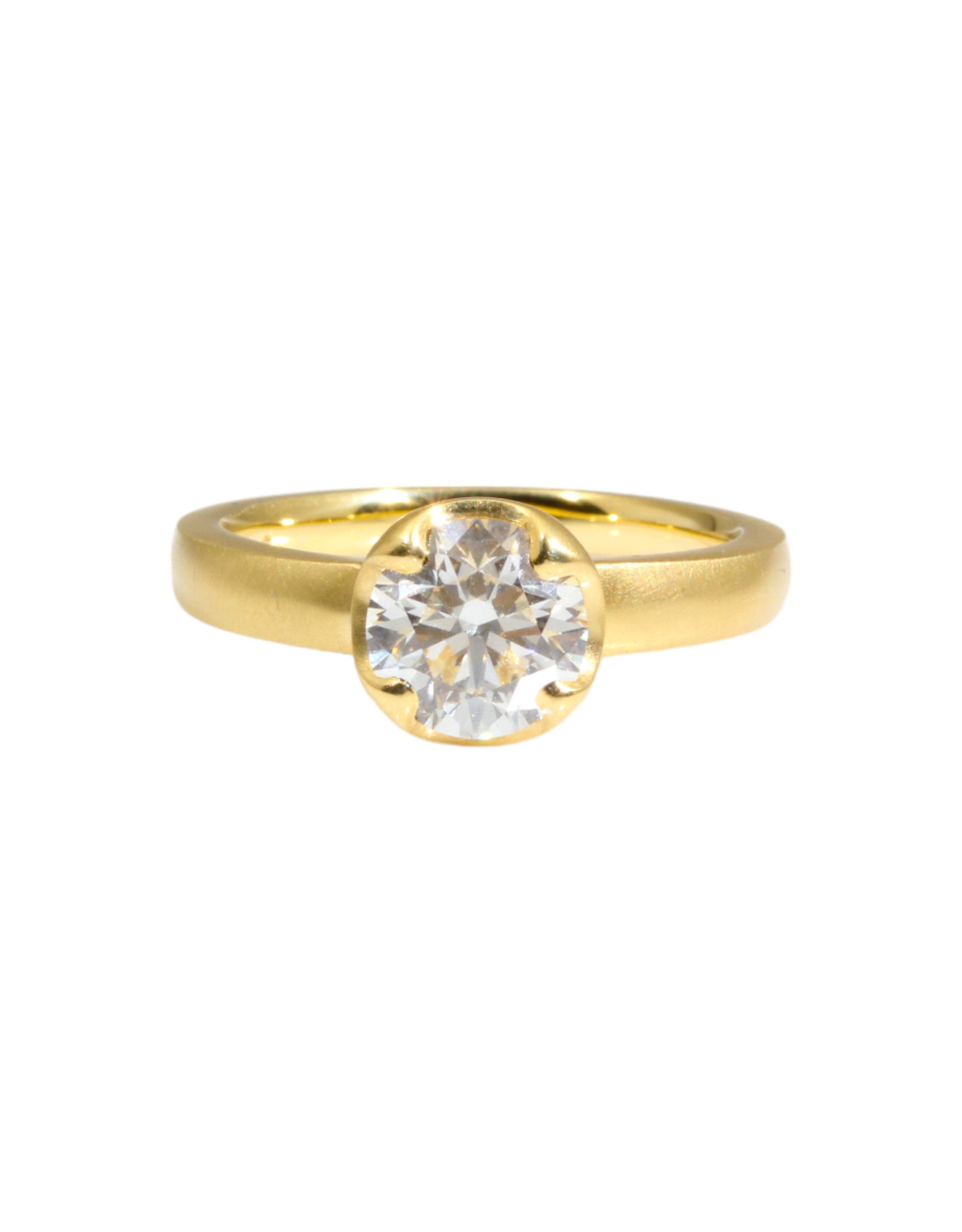 Scooped Prong Round Brilliant Diamond Ring in 18k Gold