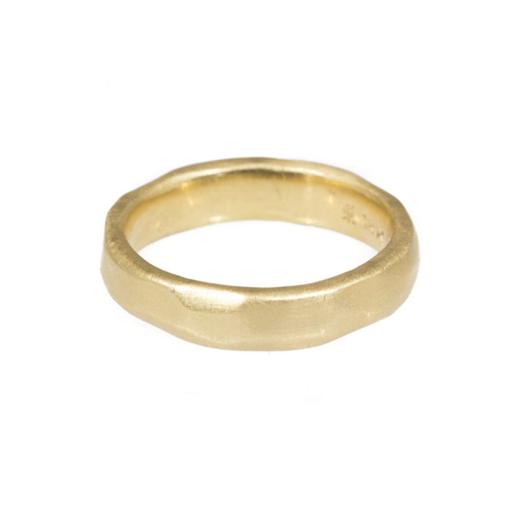 4mm Wide Facets Band in 18k Yellow Gold